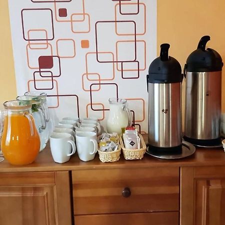 Pizzeria Alzbetka Hotel Strecno Bagian luar foto