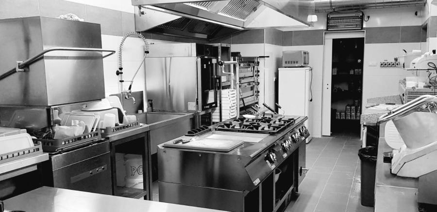 Pizzeria Alzbetka Hotel Strecno Bagian luar foto
