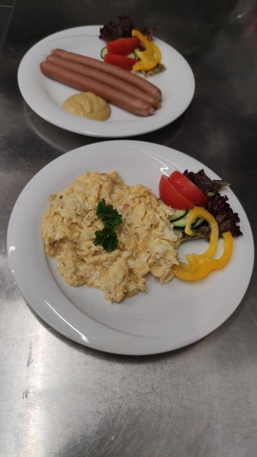Pizzeria Alzbetka Hotel Strecno Bagian luar foto