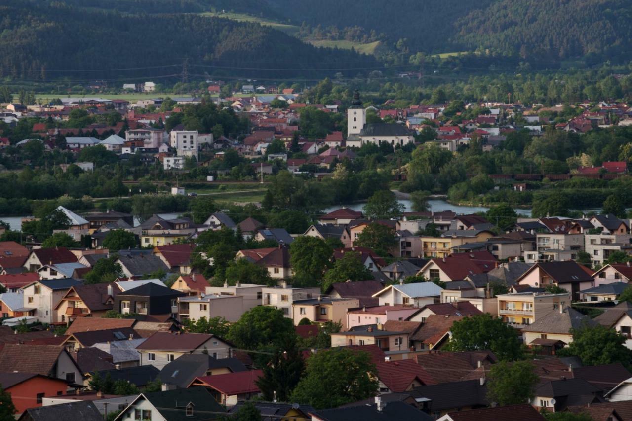 Pizzeria Alzbetka Hotel Strecno Bagian luar foto