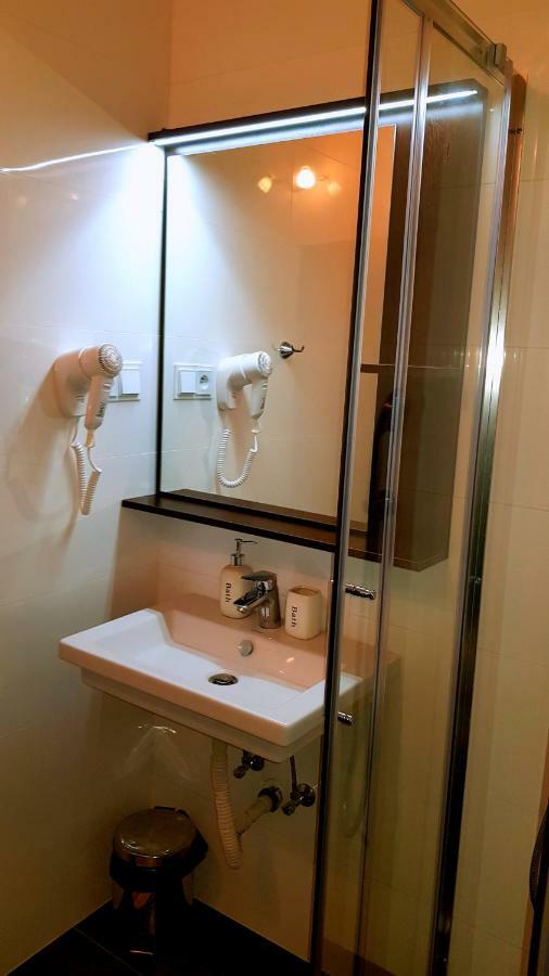 Pizzeria Alzbetka Hotel Strecno Bagian luar foto