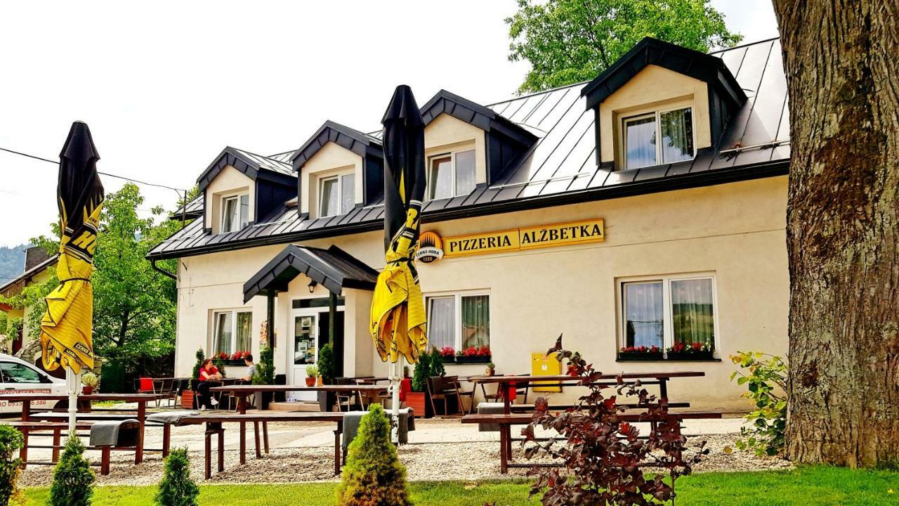 Pizzeria Alzbetka Hotel Strecno Bagian luar foto